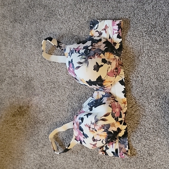 Cacique Other - Lane Bryant Cacique size 42D floral balconette bra